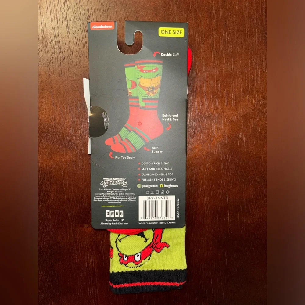 TEENAGE MUTANT NINJA TURTLES “RAPHAEL” SWAG CREW SOCKS NWT MEN’S SHOE SIZE 8-13